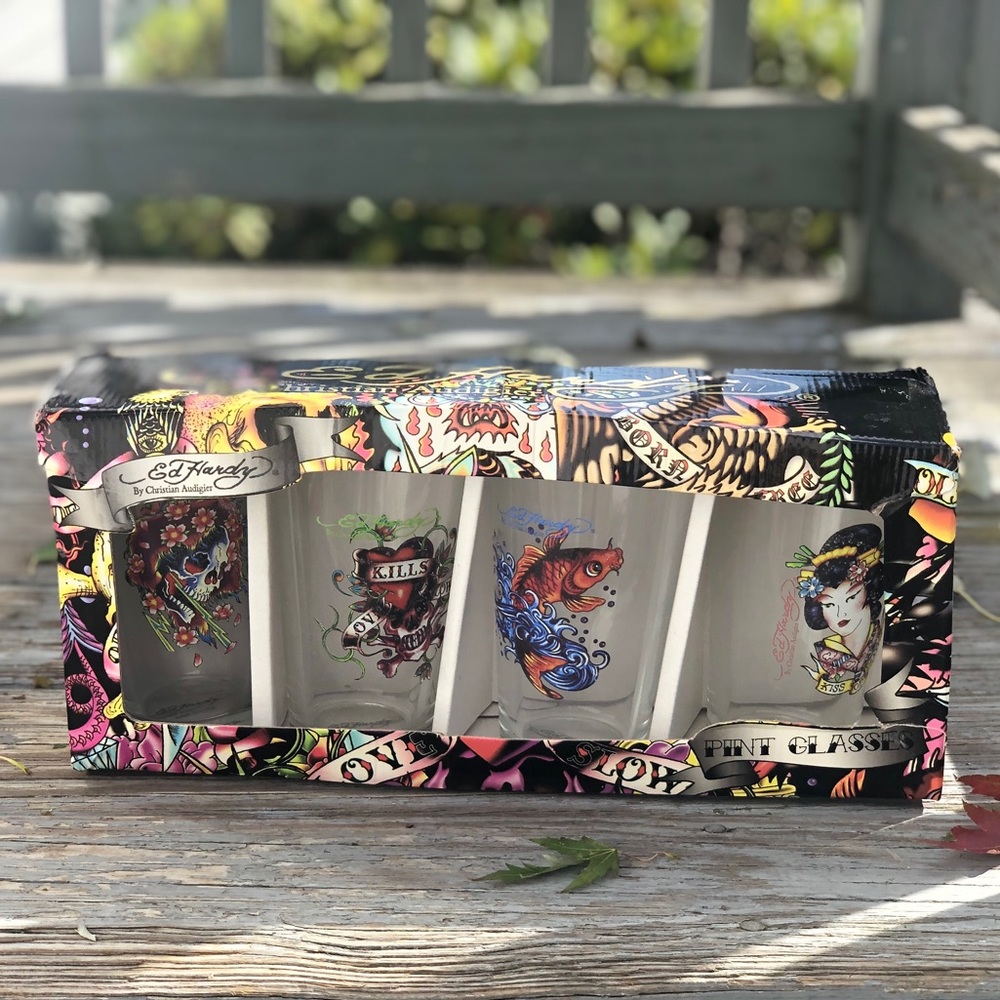 Ed Hardy Pint Glasses Set of 4 NEW